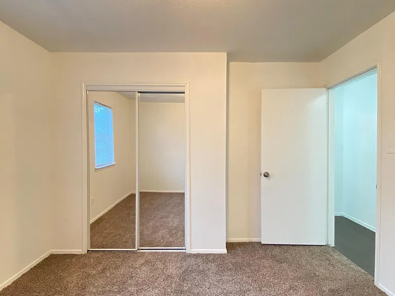 Pinewood Townhomes — Photo 23