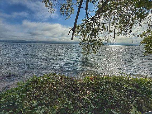 5th image of 8089 Bainbridge Beach Rd