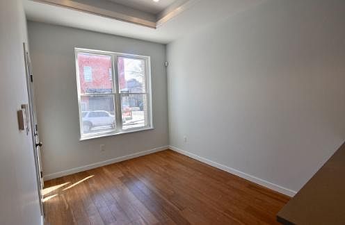 5th image of 1402 N Franklin St