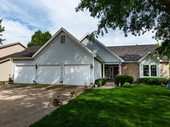 1575 Westhaven Cir, Oshkosh, WI 54904