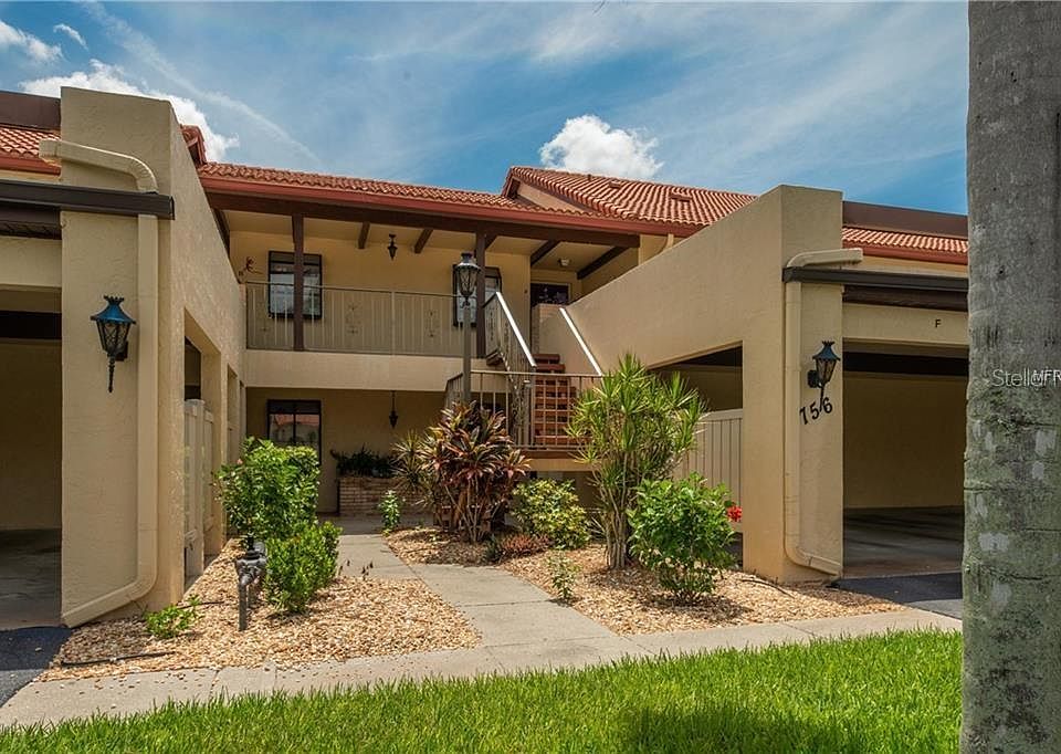 1st image of 756 Avenida Estancia #165
