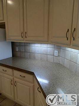 5th image of 7511 Acorn Ln