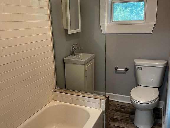 5th image of 318 Eastern Ave #2