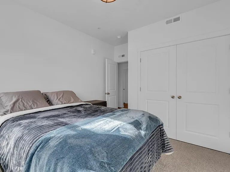 761 W Blue Magic Ln #201 — Photo 10