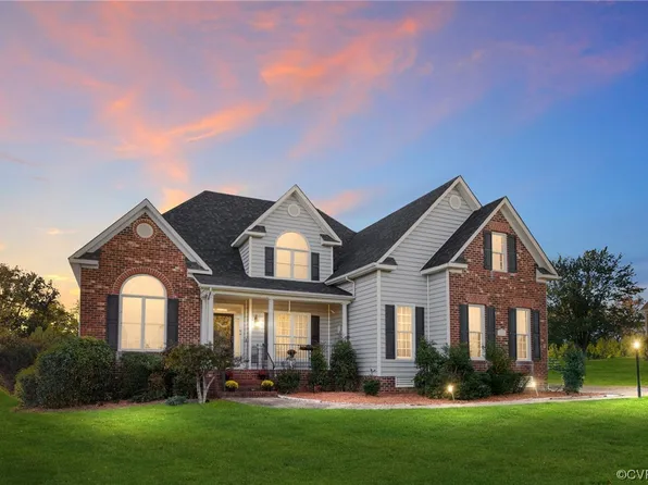 12000 Middlecoff Dr, Chester, VA 23836