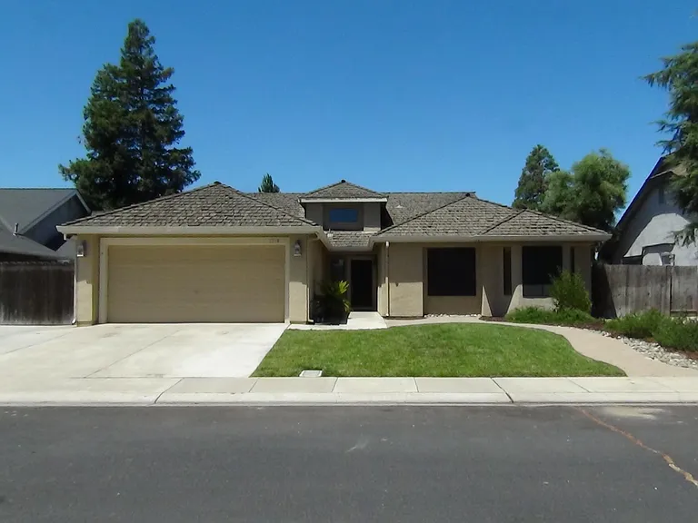 1219 Canvasback Ln — Photo 1