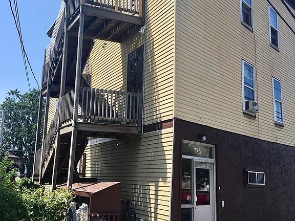 3rd image of 781 Winthrop Ave