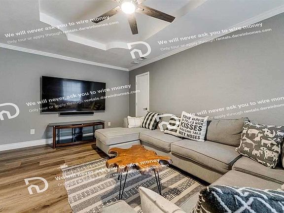4th image of 2220 Roundrock Dr