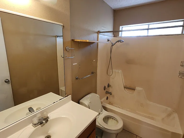 208 N Vanderveer St #4 — Photo 14