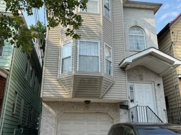 953 Lafayette St, Elizabeth City, NJ 07201