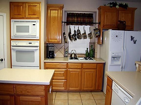 5th image of 2512 Solano Dr