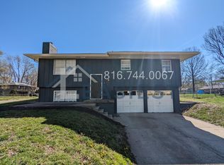 1400 SW Speas Dr, Blue Springs, MO 64014