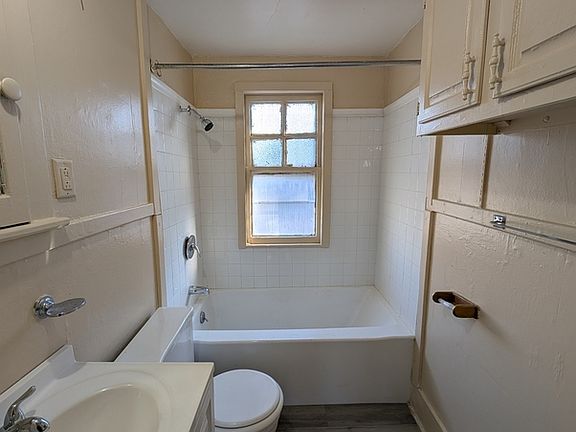 5th image of 373 Esser Ave #4