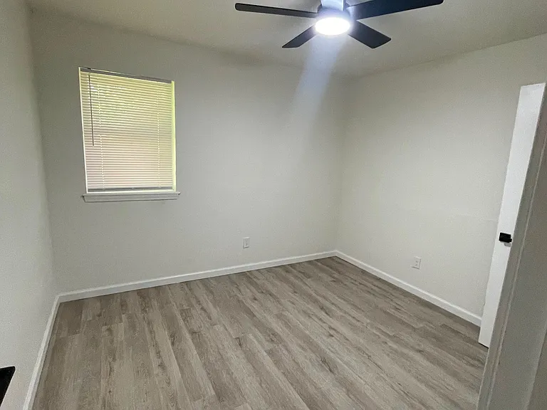 403 Butler Dr — Photo 8