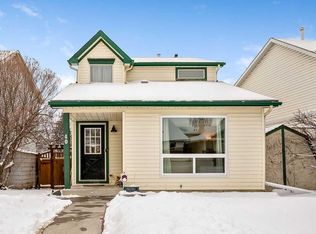 40 N Woodglen Grv SW, Calgary, AB T2W 4K1