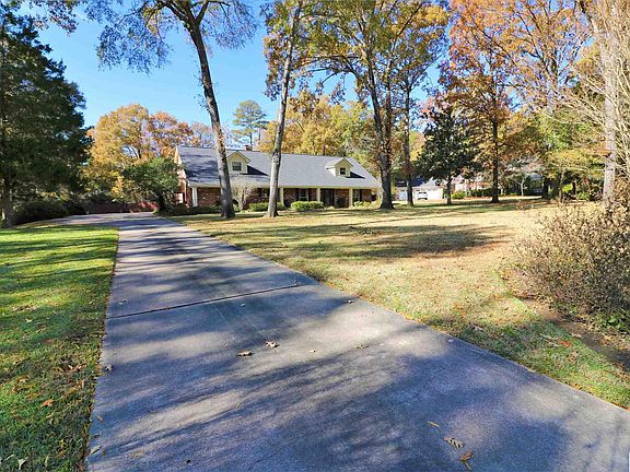 3rd image of 604 Elmhurst Dr