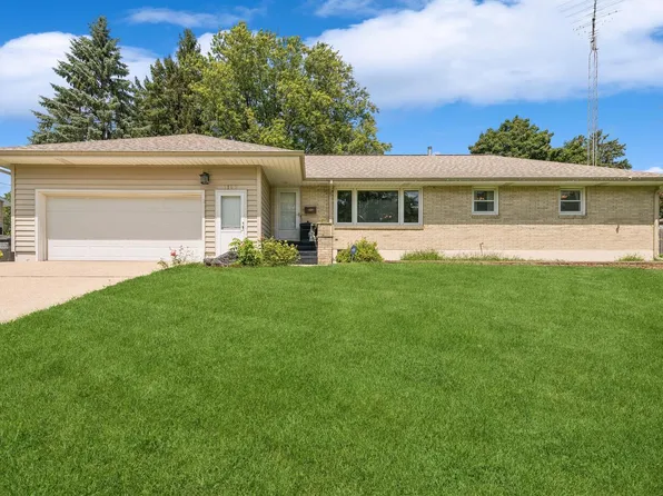 1121 Grant STREET, Lake Geneva, WI 53147