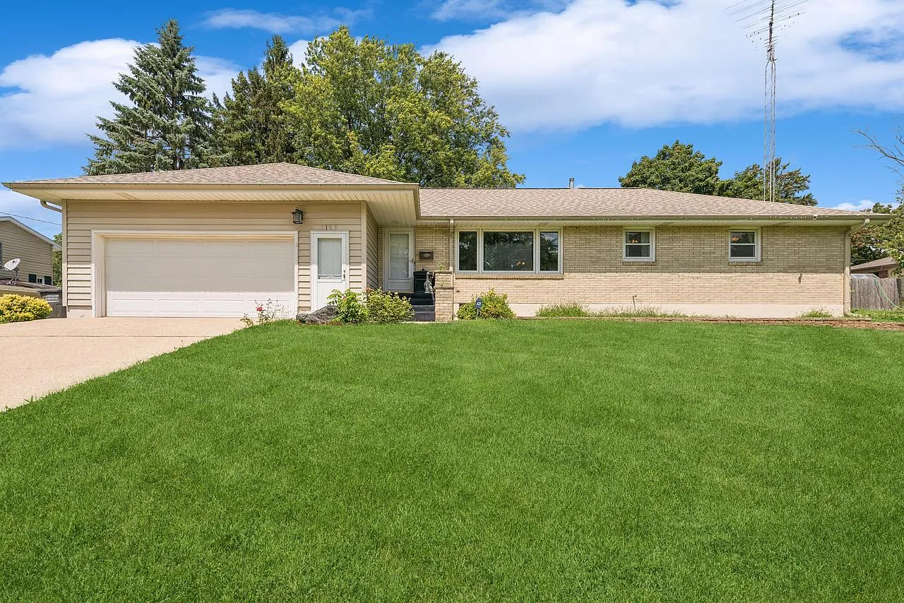 1121 Grant STREET photo 1