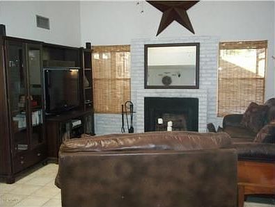 2nd image of 4702 N Courtney Dr