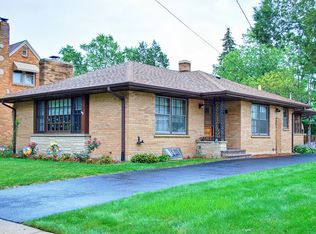 633 Columbia Ave, Elgin, IL 60120