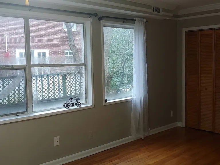 Maple Place Apartments — Photo 11
