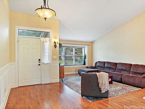 4th image of 1040 Trillium Ln
