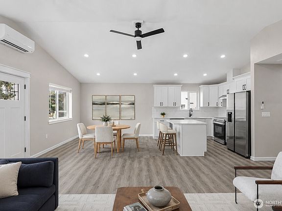 3rd image of 1010 Macfarlane Street
