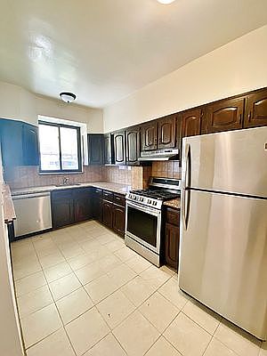 2nd image of 28-29 50th St #1F