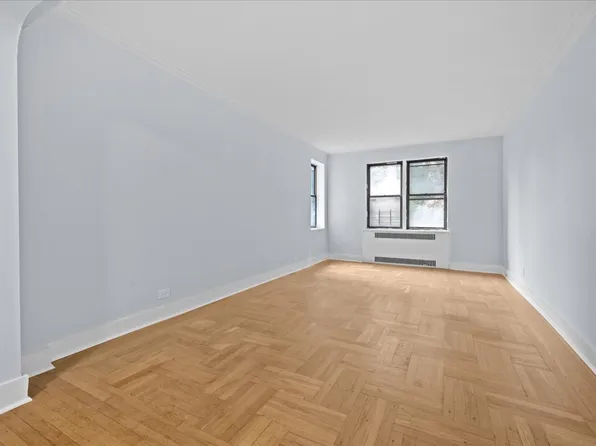 3017 Riverdale Avenue image 7 of 11