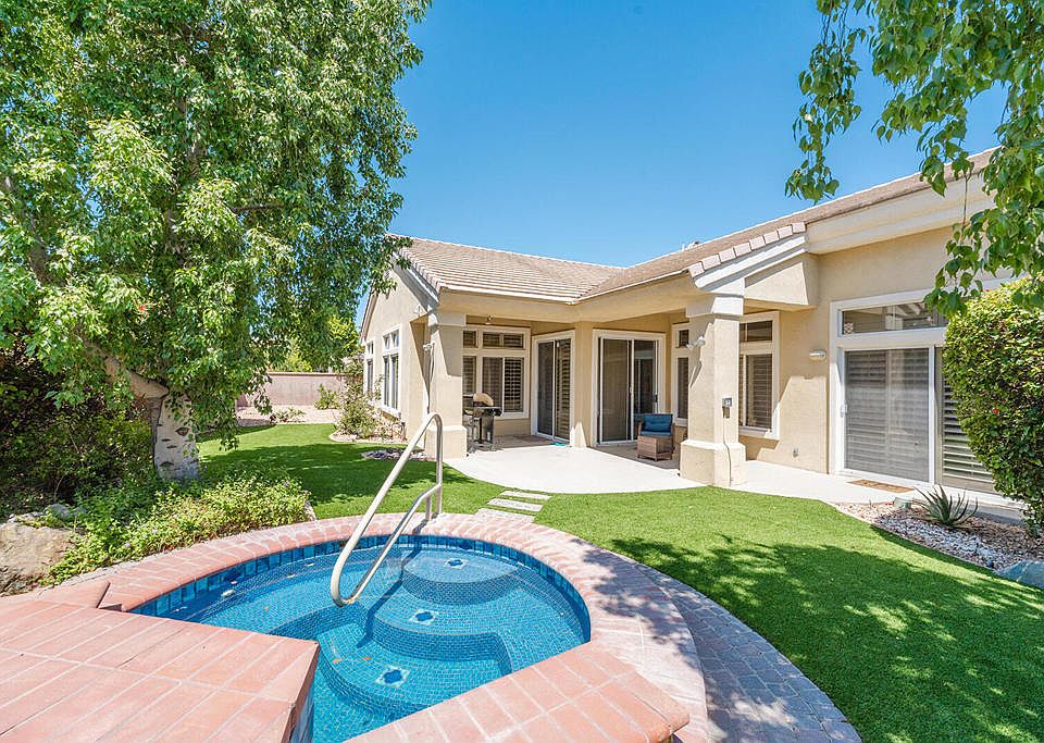 1st image of 78907 Fountain Hills Dr