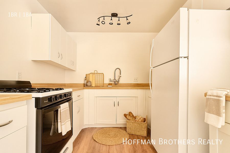 1st image of 11980 Laurelwood Dr APT 14