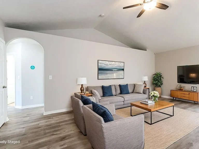 1116 N Mustang Ln — Photo 4