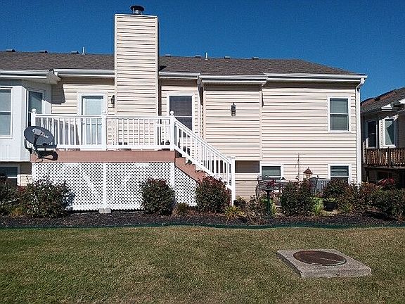 3rd image of 1704 Westbury Ln
