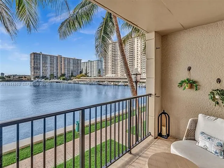 17150 N Bay Rd #2205 — Photo 33