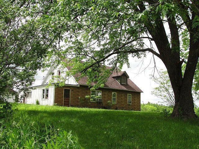 2nd image of 2331 Sunset Ln