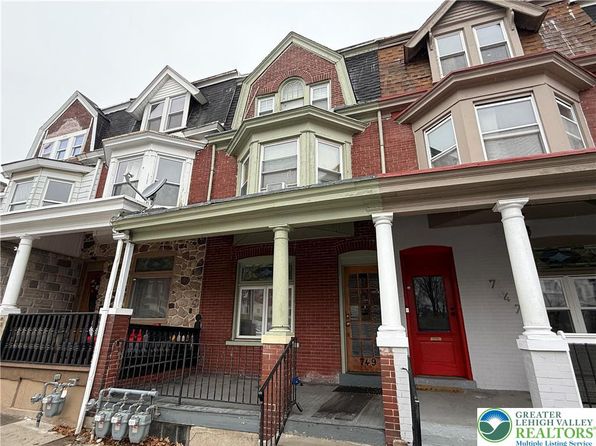 749 Saint John St