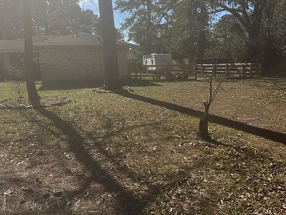 4th image of 29525 Geneva Dr