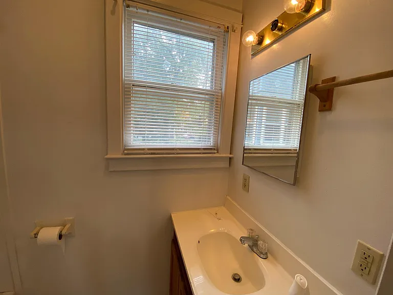 520 Oak St #1 — Photo 8