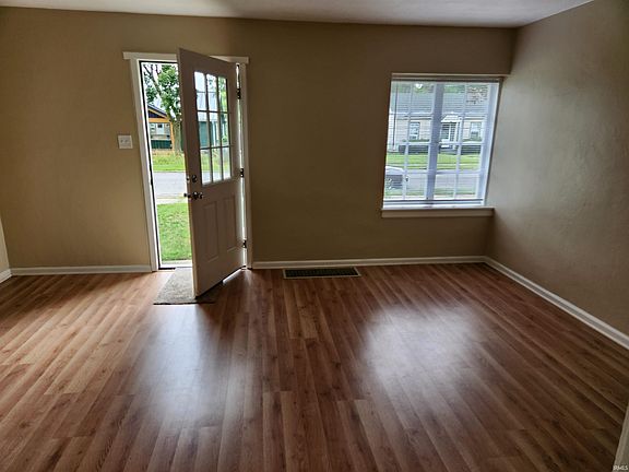 3rd image of 1443 Sorin St