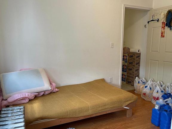 5th image of 2049 S 22nd St #A