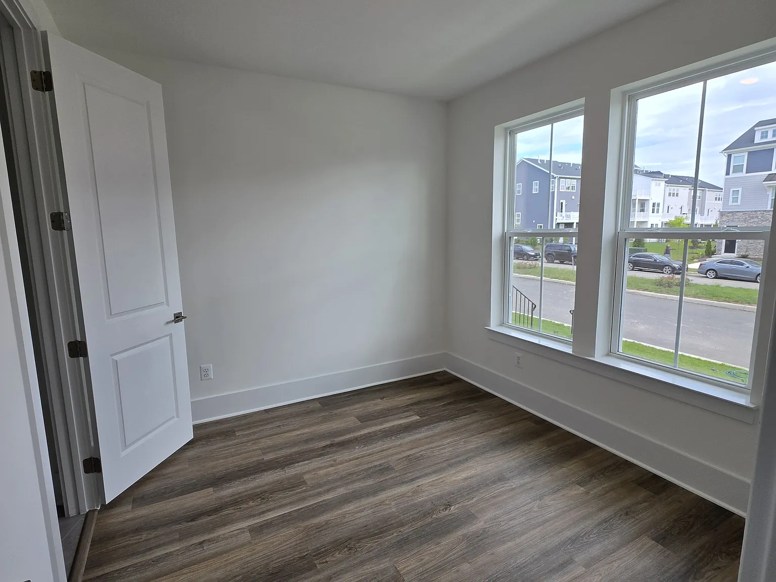 4 bed, 3.5 bath, 2008 sqft, $3,100 — Photo 3