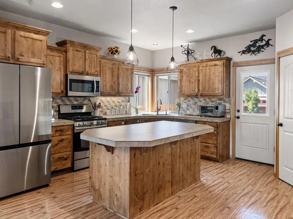 21364 Bartlett Ln, Bend, OR 97701