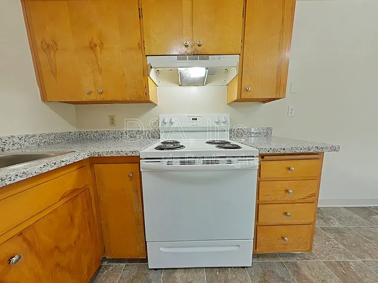 2201 NW Grant Ave #4 — Photo 6