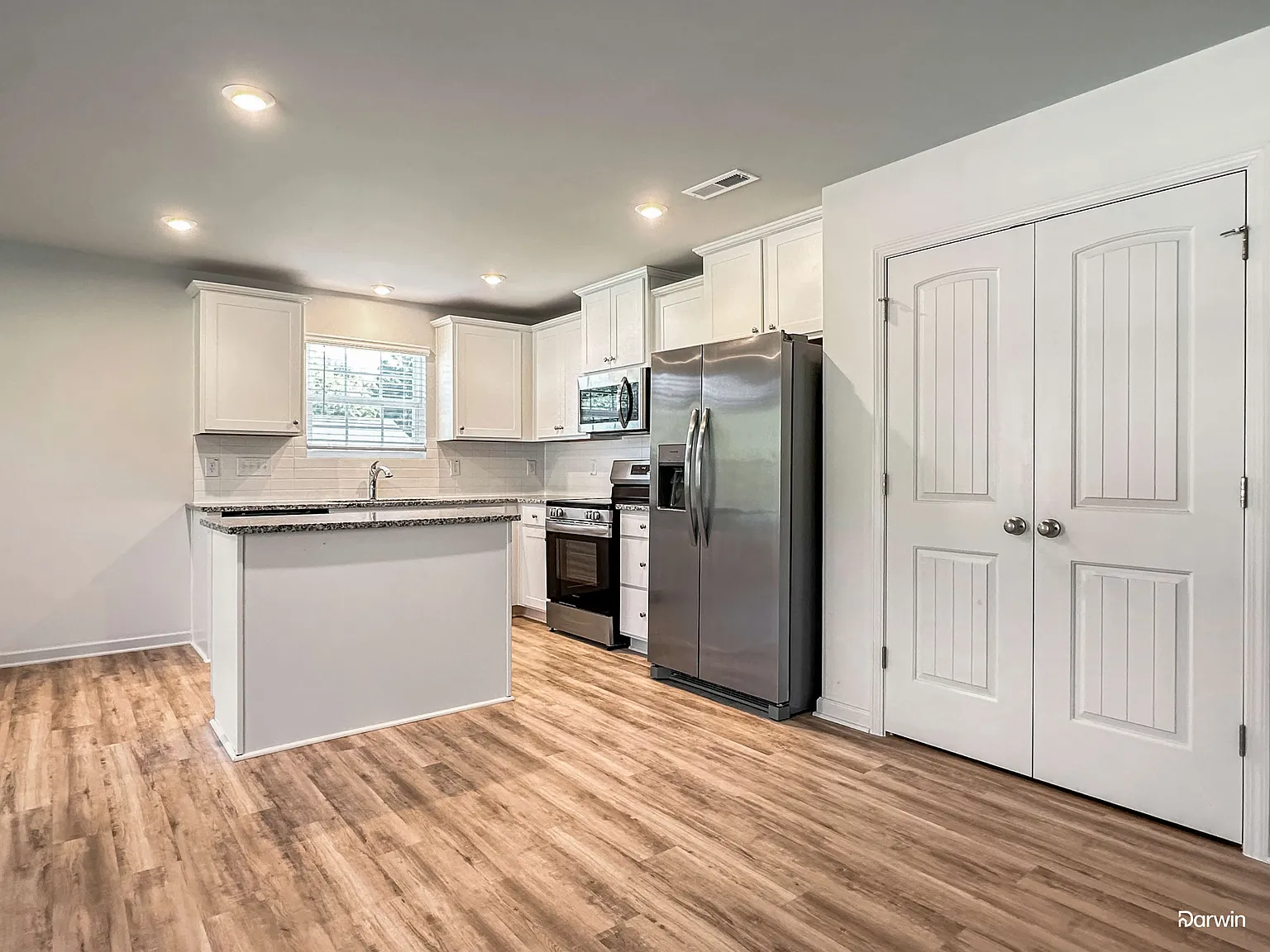4 bed, 2.5 bath, 1426 sqft, $1,710 — Photo 3