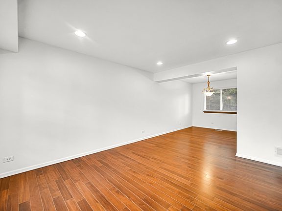4th image of 1001 Martingale Ln