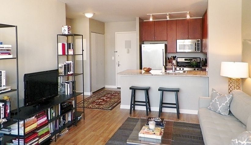 1st image of 400 W 55th St APT 6N