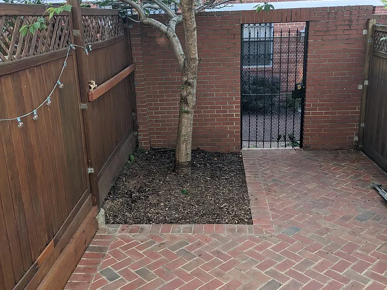 518 Groff Ct NE — Photo 8
