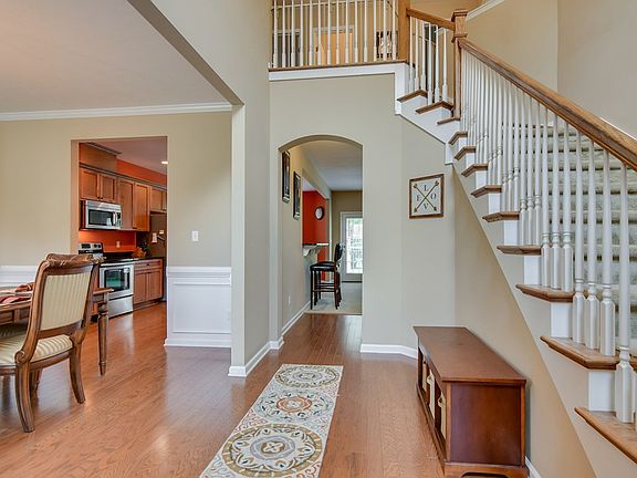 4th image of 4029 Ellington Dr