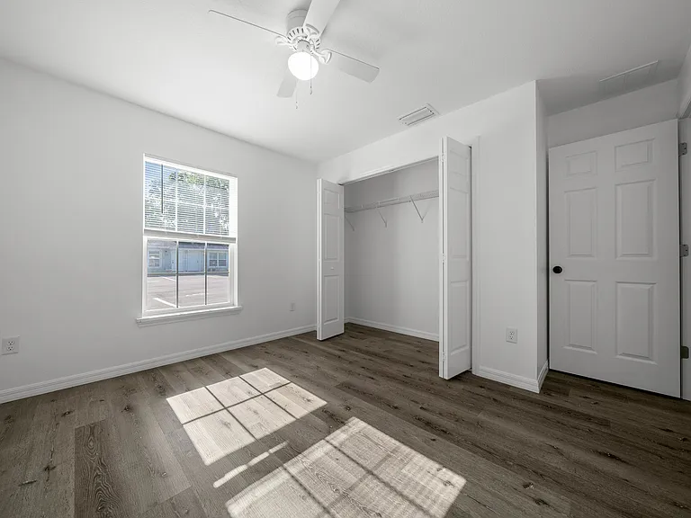 1537 NE 14th St — Photo 11