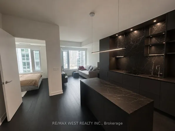 11 Yorkville Ave, Toronto, ON